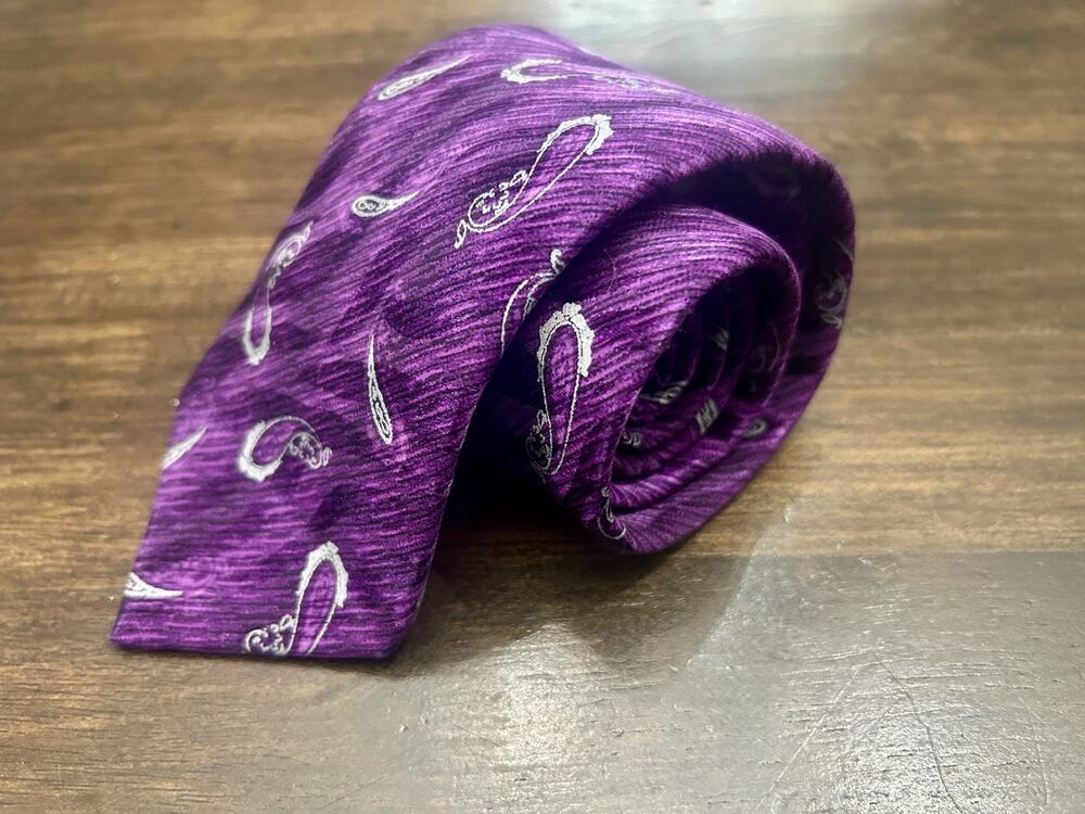 Brioni Handmade Silk Tie Italy Purple Paisley Luxury Italian Necktie 3”